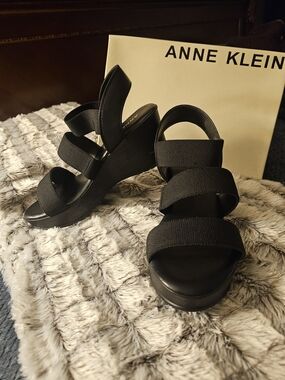 NEW Anne Klein Black Triple-Strap Wedge Sandals